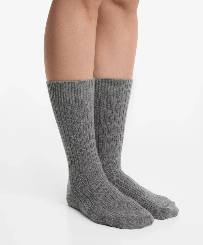 Klassische Socken 15 % Kaschmir 10 % Wolle Klassische Socken 15 % Kaschmir 10 % Wolle