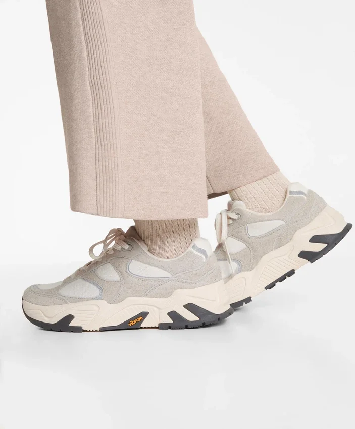 Klassische Socken 15 % Kaschmir 10 % Wolle Klassische Socken 15 % Kaschmir 10 % Wolle