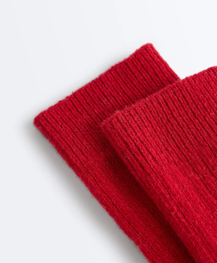 Klassische Socken 15 % Kaschmir 10 % Wolle Klassische Socken 15 % Kaschmir 10 % Wolle