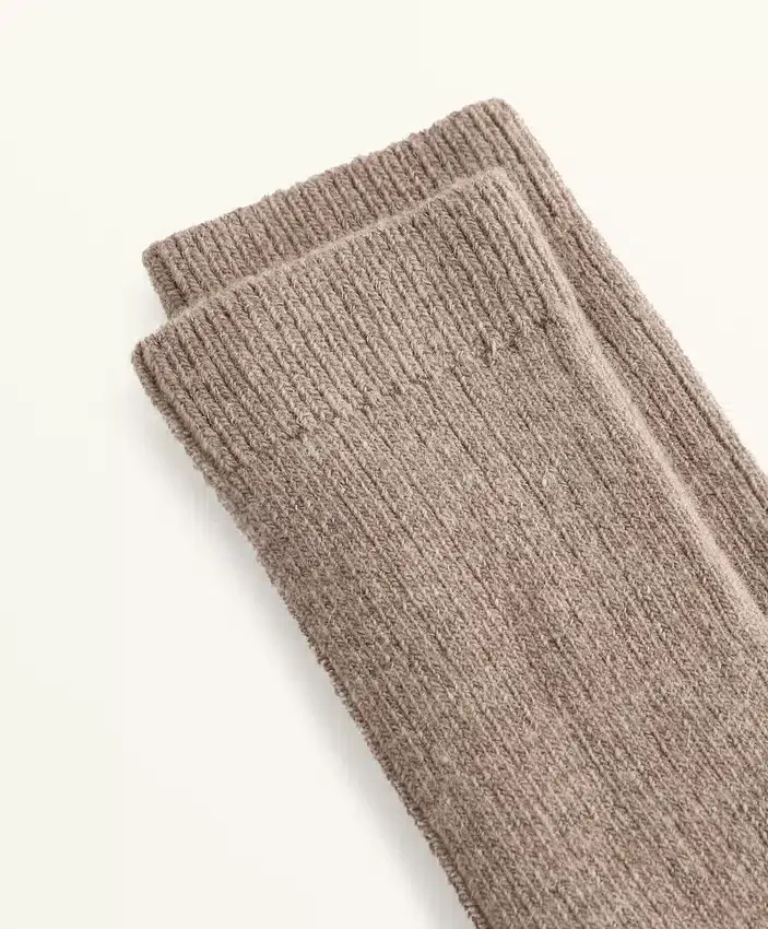 Klassische Socken 15 % Kaschmir 10 % Wolle Klassische Socken 15 % Kaschmir 10 % Wolle