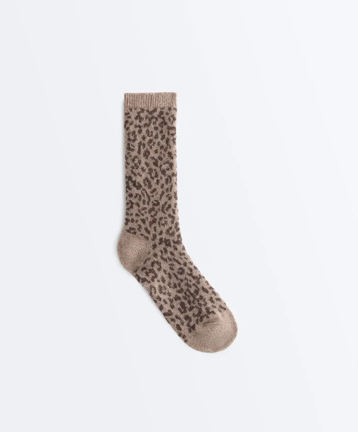 Klassische Socken aus 19 % Kaschmir und 12 % Wolle Klassische Socken aus 19 % Kaschmir und 12 % Wolle