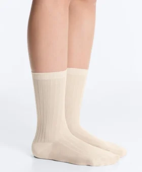 Klassische Socken aus Seidenmischung mit Rippenstruktur Klassische Socken aus Seidenmischung mit Rippenstruktur