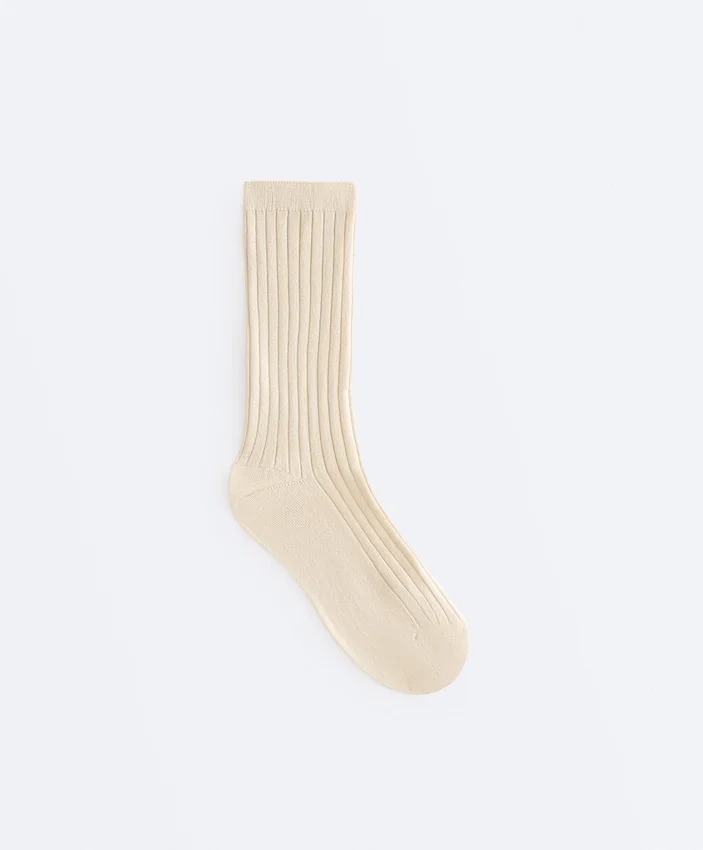 Klassische Socken aus Seidenmischung mit Rippenstruktur Klassische Socken aus Seidenmischung mit Rippenstruktur