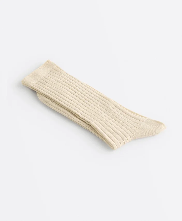 Klassische Socken aus Seidenmischung mit Rippenstruktur Klassische Socken aus Seidenmischung mit Rippenstruktur