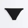 Klassischer Bikini-Slip mit Kontrastbesatz Klassischer Bikini-Slip mit Kontrastbesatz