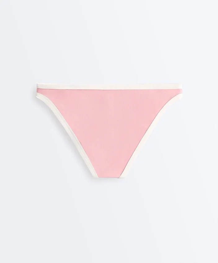 Klassischer Bikini-Slip mit Kontrastbesatz Klassischer Bikini-Slip mit Kontrastbesatz