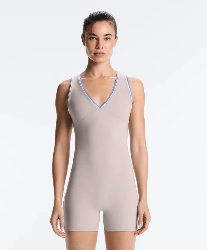 Kontrastfarbener, Compressive kurzer Jumpsuit Kontrastfarbener, Compressive kurzer Jumpsuit