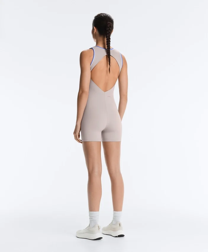 Kontrastfarbener, Compressive kurzer Jumpsuit Kontrastfarbener, Compressive kurzer Jumpsuit