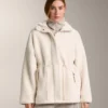 Kunstfelljacke mit verstellbarer Taille Kunstfelljacke mit verstellbarer Taille