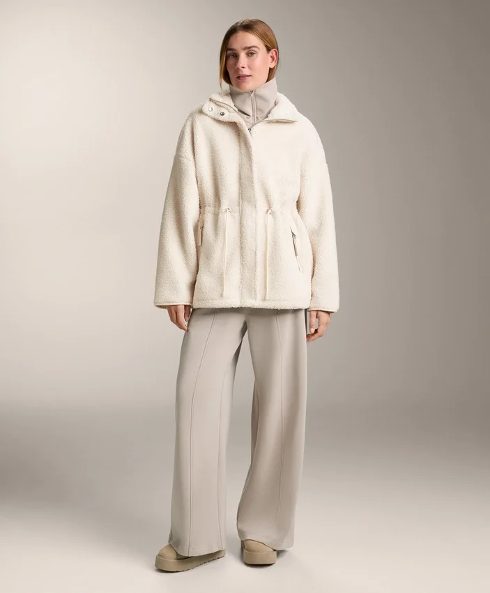 Kunstfelljacke mit verstellbarer Taille Kunstfelljacke mit verstellbarer Taille