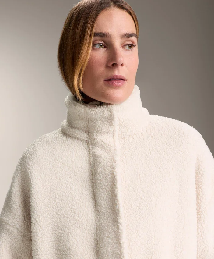Kunstfelljacke mit verstellbarer Taille Kunstfelljacke mit verstellbarer Taille