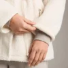 Kunstfelljacke mit verstellbarer Taille Kunstfelljacke mit verstellbarer Taille