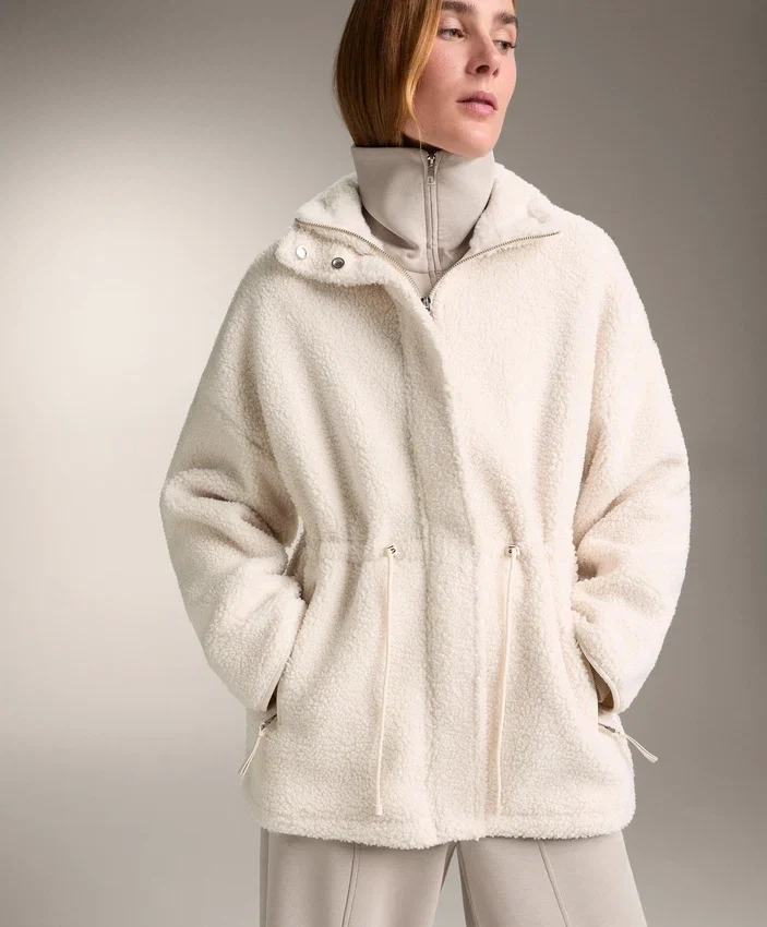 Kunstfelljacke mit verstellbarer Taille Kunstfelljacke mit verstellbarer Taille
