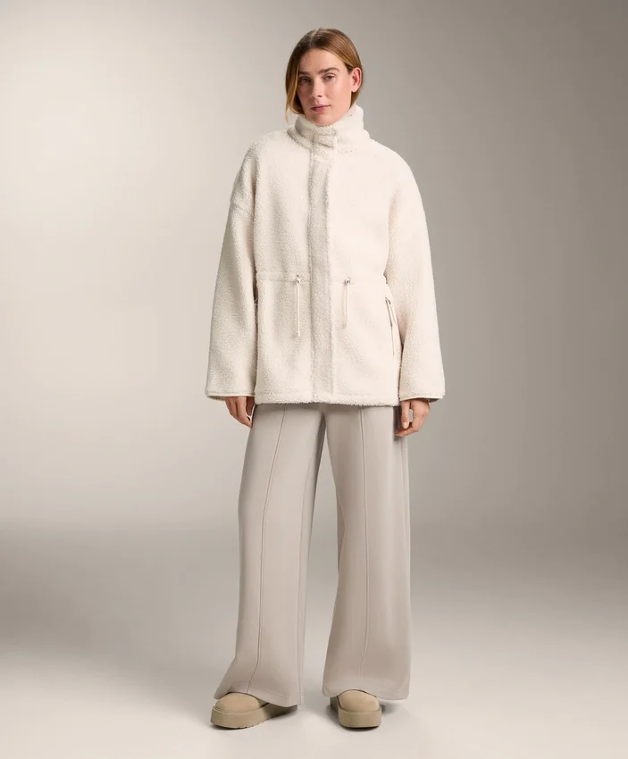 Kunstfelljacke mit verstellbarer Taille Kunstfelljacke mit verstellbarer Taille