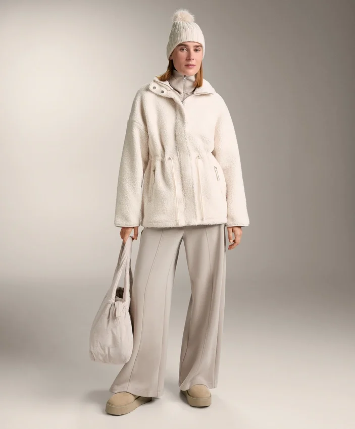 Kunstfelljacke mit verstellbarer Taille Kunstfelljacke mit verstellbarer Taille