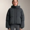 Kurze Daunenjacke aus 100 % Daunen