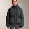 Kurze Daunenjacke aus 100 % Daunen