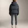 Kurze Daunenjacke aus 100 % Daunen