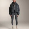 Kurze Daunenjacke aus 100 % Daunen
