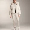 Kurze, zu 100 % mit Daunen gefütterte Jacke Kurze, zu 100 % mit Daunen gefütterte Jacke