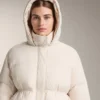 Kurze, zu 100 % mit Daunen gefütterte Jacke Kurze, zu 100 % mit Daunen gefütterte Jacke