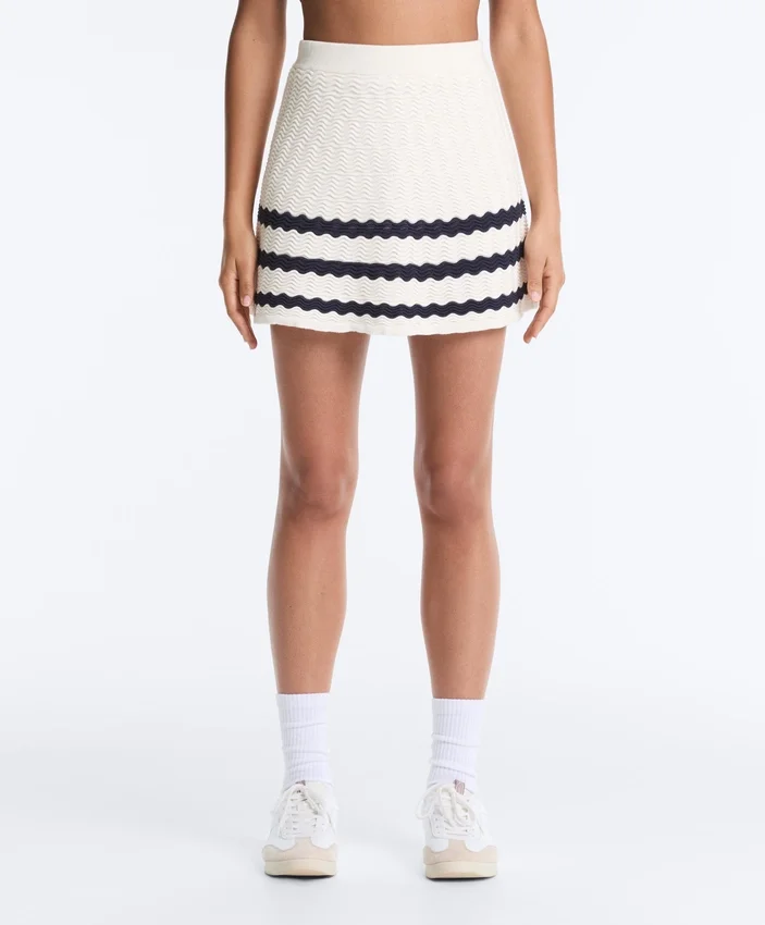 Kurzer Rock aus Wellenstrick als Shorts Kurzer Rock aus Wellenstrick als Shorts