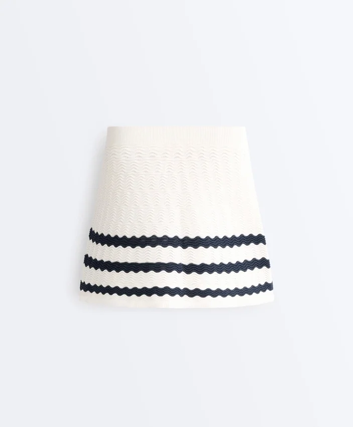 Kurzer Rock aus Wellenstrick als Shorts Kurzer Rock aus Wellenstrick als Shorts