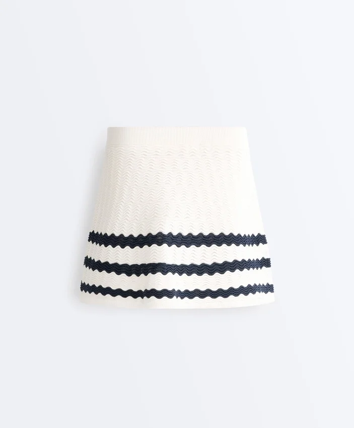 Kurzer Rock aus Wellenstrick als Shorts Kurzer Rock aus Wellenstrick als Shorts