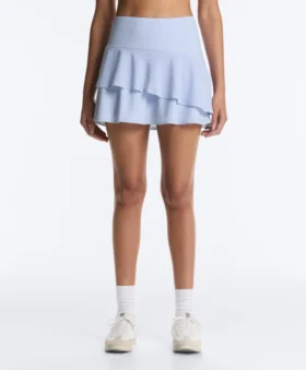 Kurzer Short mit hoher Taille und gestreiften Rüschen