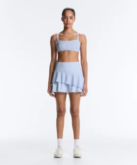 Kurzer Short mit hoher Taille und gestreiften Rüschen