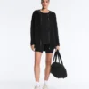 Kurzärmeliges T-Shirt aus Modal-Mischung mit abgerundetem Saum am Rücken Kurzärmeliges T-Shirt aus Modal-Mischung mit abgerundetem Saum am Rücken