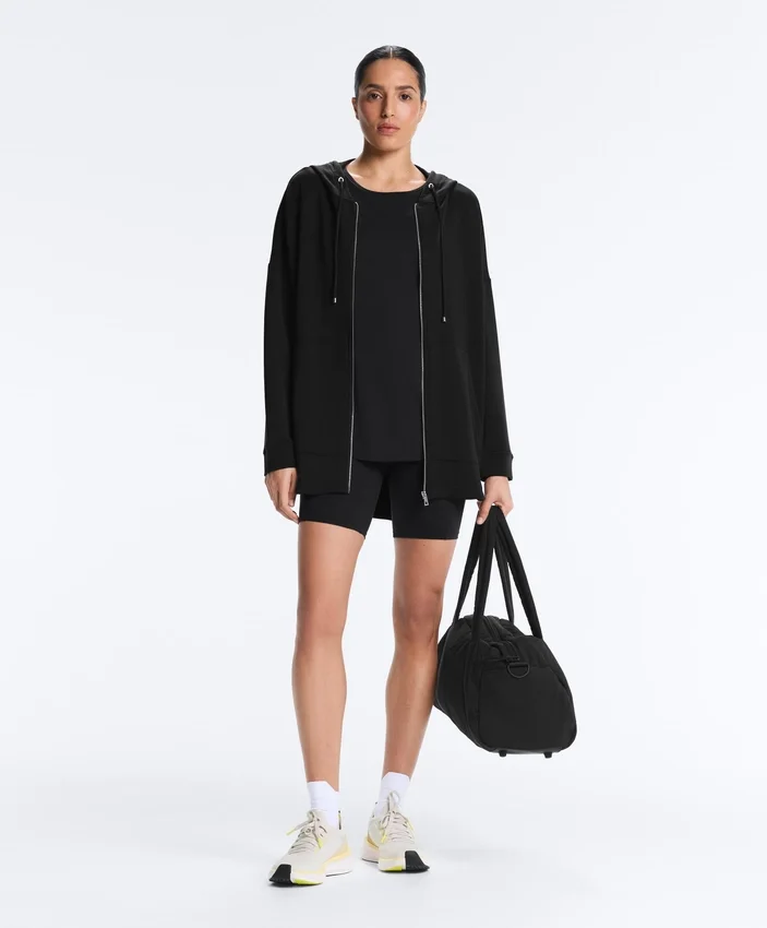Kurzärmeliges T-Shirt aus Modal-Mischung mit abgerundetem Saum am Rücken Kurzärmeliges T-Shirt aus Modal-Mischung mit abgerundetem Saum am Rücken