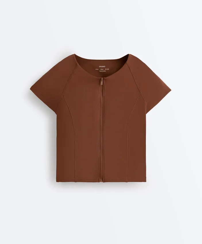 Kurzärmeliges T-Shirt mit Reißverschluss Kurzärmeliges T-Shirt mit Reißverschluss