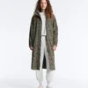 Lange, extra leichte, wasserdichte 10K-Jacke Lange, extra leichte, wasserdichte 10K-Jacke