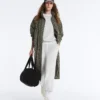 Lange, extra leichte, wasserdichte 10K-Jacke Lange, extra leichte, wasserdichte 10K-Jacke