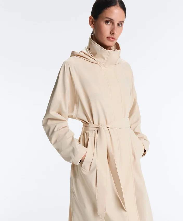 Lange, extra leichte, wasserdichte 10K-Jacke Lange, extra leichte, wasserdichte 10K-Jacke