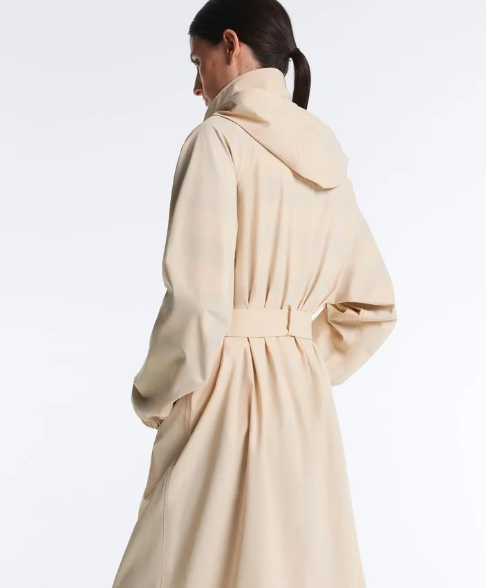 Lange, extra leichte, wasserdichte 10K-Jacke Lange, extra leichte, wasserdichte 10K-Jacke