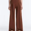 Lange Hose aus Soft Touch Modal mit Falten Lange Hose aus Soft Touch Modal mit Falten