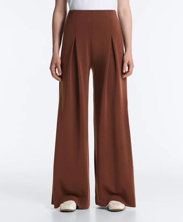 Lange Hose aus Soft Touch Modal mit Falten Lange Hose aus Soft Touch Modal mit Falten