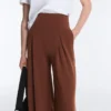 Lange Hose aus Soft Touch Modal mit Falten Lange Hose aus Soft Touch Modal mit Falten