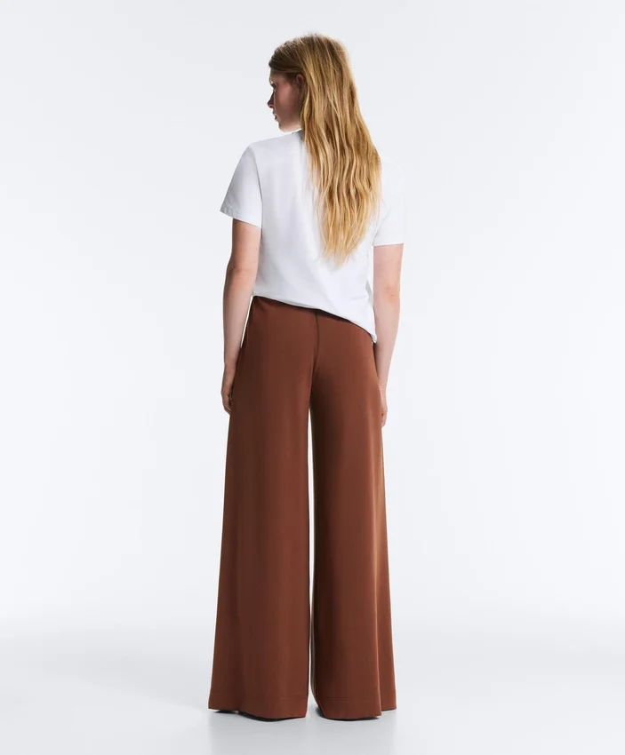 Lange Hose aus Soft Touch Modal mit Falten Lange Hose aus Soft Touch Modal mit Falten