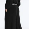 Lange Hose mit weitem Bein aus Soft Touch Modal und Falten Lange Hose mit weitem Bein aus Soft Touch Modal und Falten