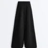 Lange Hose mit weitem Bein aus Soft Touch Modal und Falten Lange Hose mit weitem Bein aus Soft Touch Modal und Falten