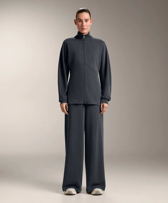 Lange Jacke mit asymmetrischen Streifen aus Modal Lange Jacke mit asymmetrischen Streifen aus Modal