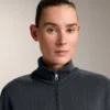 Lange Jacke mit asymmetrischen Streifen aus Modal Lange Jacke mit asymmetrischen Streifen aus Modal