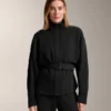 Lange Jacke mit Gürtel aus gebürstetem Modal Lange Jacke mit Gürtel aus gebürstetem Modal