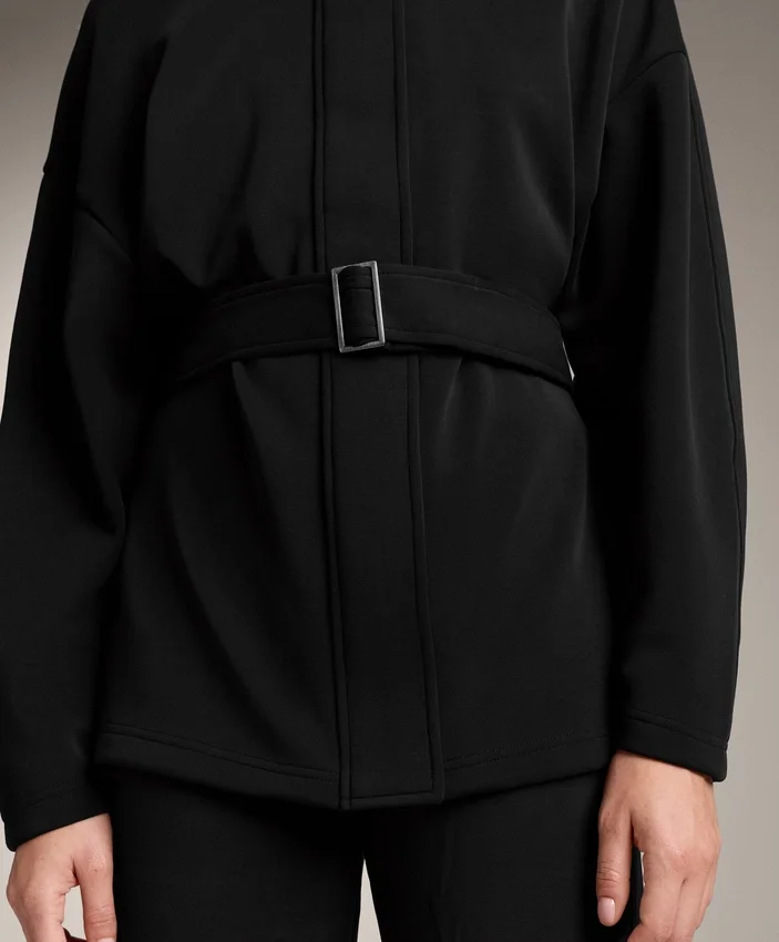 Lange Jacke mit Gürtel aus gebürstetem Modal Lange Jacke mit Gürtel aus gebürstetem Modal