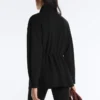 Lange Jacke mit Taschen aus Modal und Soft Touch-Griff Lange Jacke mit Taschen aus Modal und Soft Touch-Griff