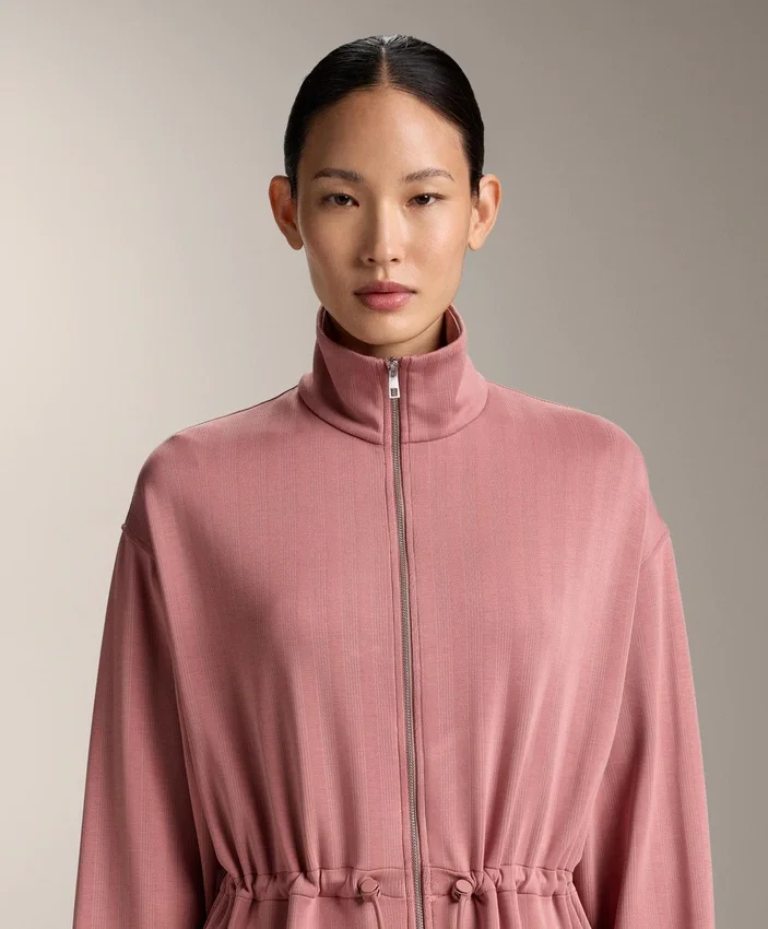 Lange Jacke mit verstellbarer Taille und gestreifter Struktur Lange Jacke mit verstellbarer Taille und gestreifter Struktur
