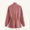 Lange Jacke mit verstellbarer Taille und gestreifter Struktur Lange Jacke mit verstellbarer Taille und gestreifter Struktur